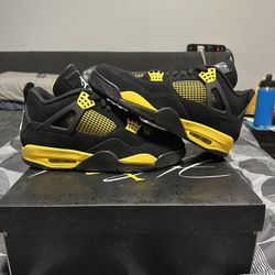DS Jordan 4 Retro Thunder Sz 11.5 