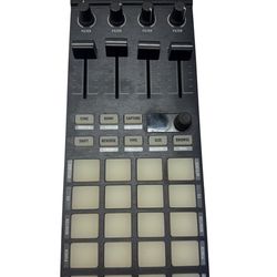 Native Instrument Traktor Kontrol F1 Portable DJ Controller 16 Pads