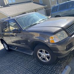 2005 Ford Explorer 