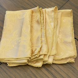 16 in. W x 16 in. L Barcelona Damask Gold Fabric Napkins (Set of 4)