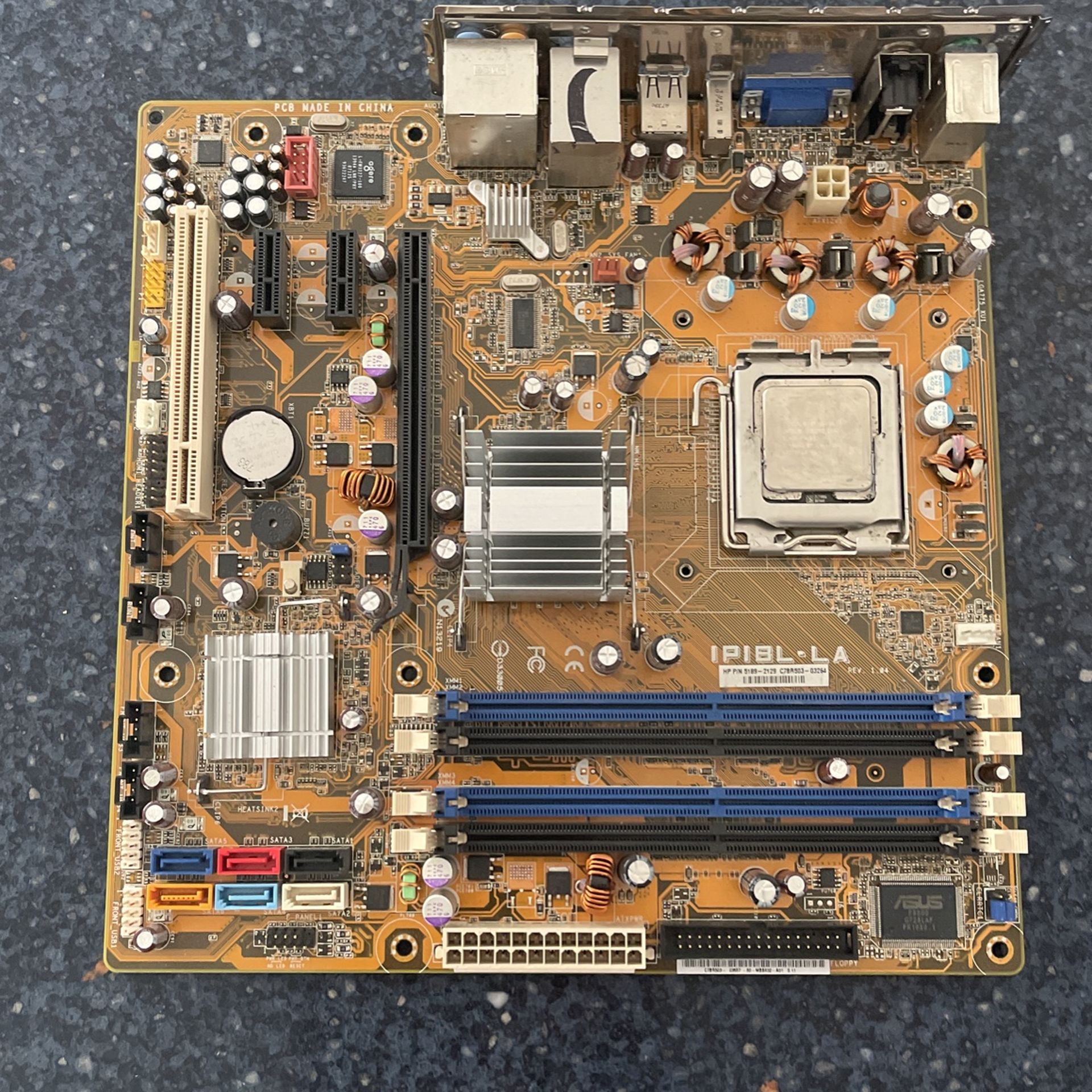 Intel Core 2 Quad Processor With Mother Board 2.40ghz Plus DDR Sticks