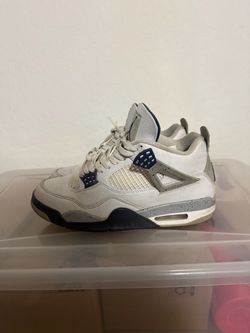 Jordan 4 Midnight Navy Size 10 THROW ME AN OFFER