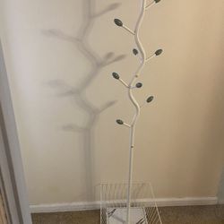 Coats rack with brake wheel