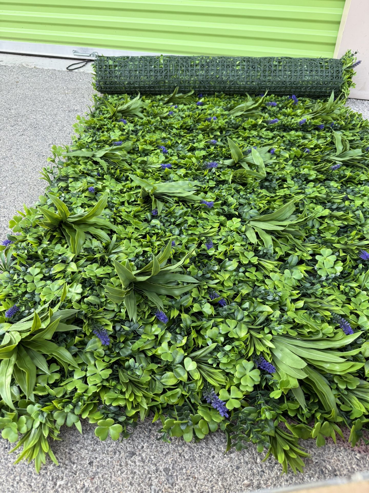 Artificial Greenery Wall Roll, 40X120IN(33.5 sqft) UV-Anti Ivy Privacy