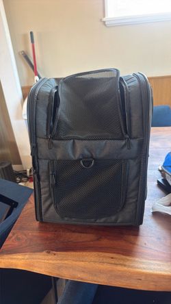 Pet carrier