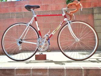 Vintage Guerciotti ALAN Italian Road Bike (1980s) Full Campagnolo - Ambrosio Super Elite Wheels. Riders 5'6" to 5'10"