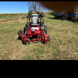 Lawnmower, Ferris IS 3100 Z  Zero Turn Like New