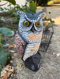 14” Plastic Owl Garden Decoy / Pest Deterrent