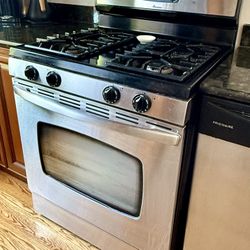 Amana Gas Range
