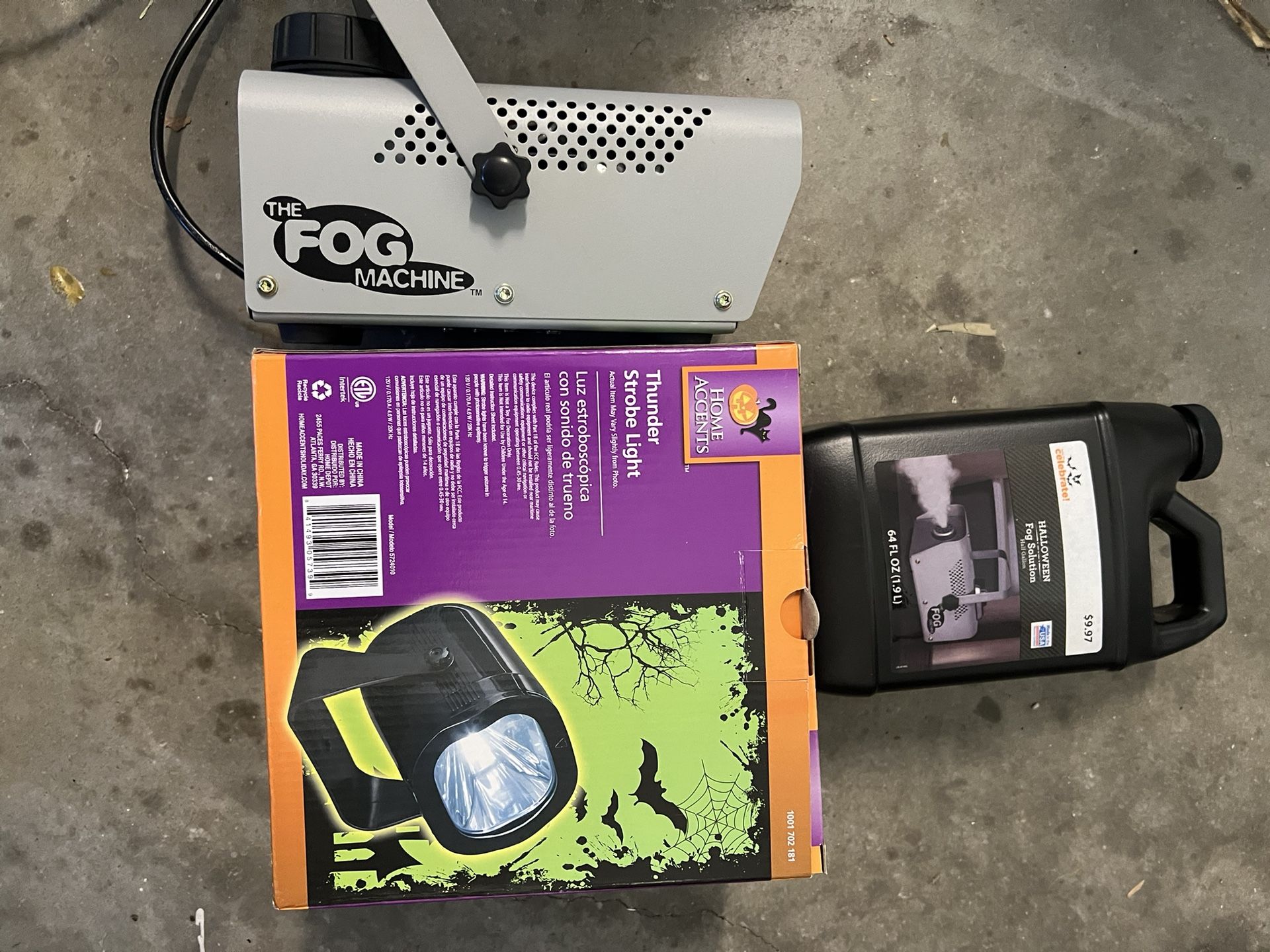 Fog Machine With Liquid And Thunder Strobe Light