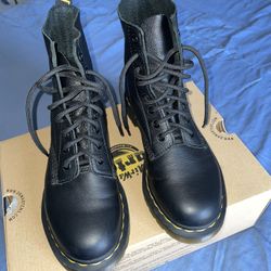 Womens Doc Martens, 1460 Pascal Virginia 