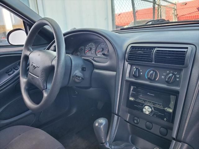 2004 Ford Mustang