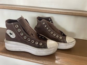 Women sz8.5 high top converse