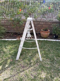 4-Foot Aluminum Step Ladder