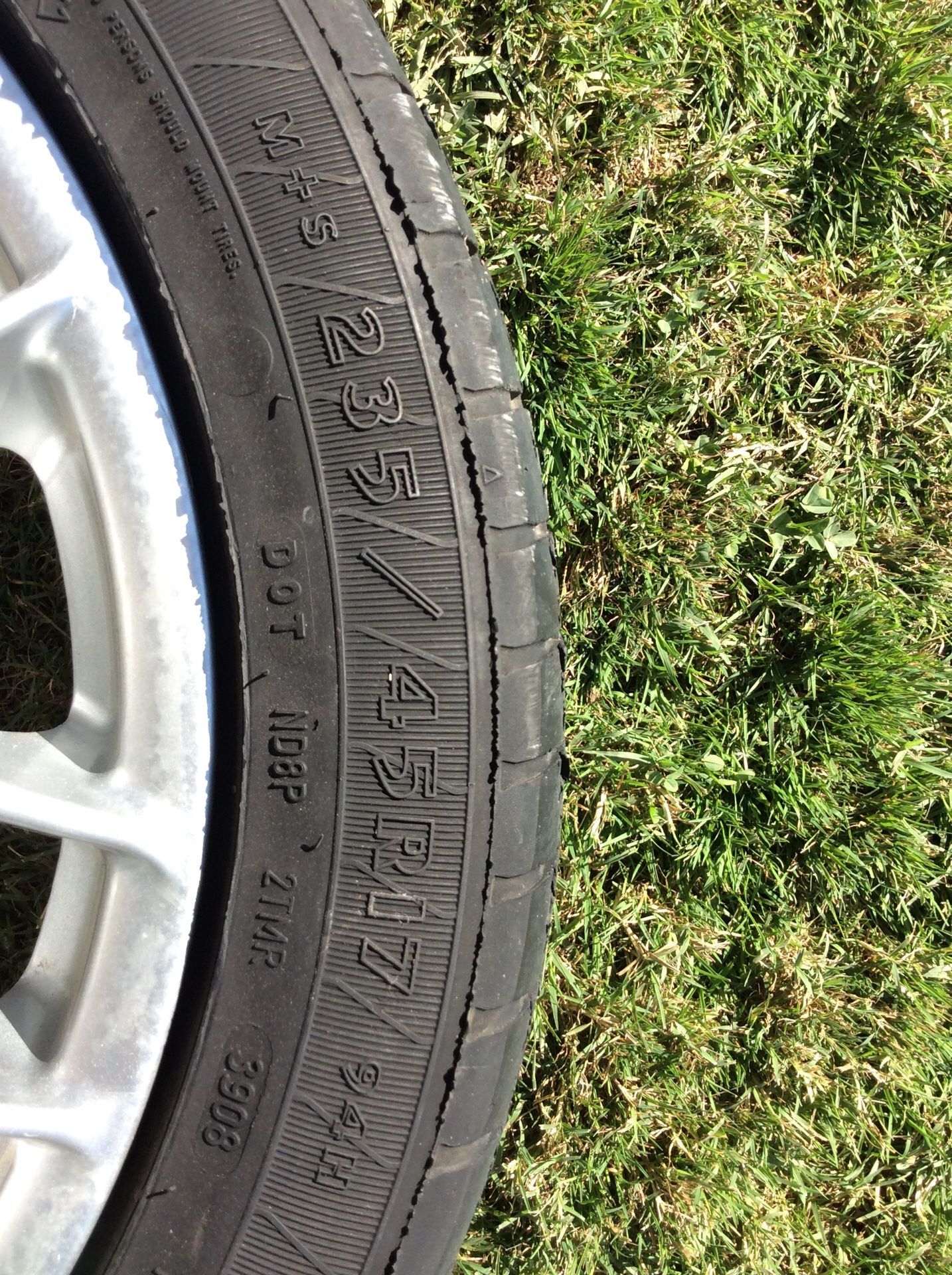 Audi rim Good Condition  235/45R17