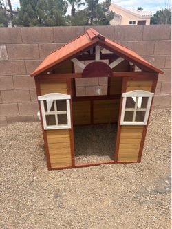 Kids play house