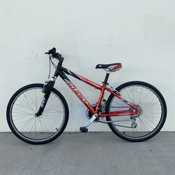 GIANT BIKE /SIZE TIRES 26” /SIZE FRAME SMALL 
