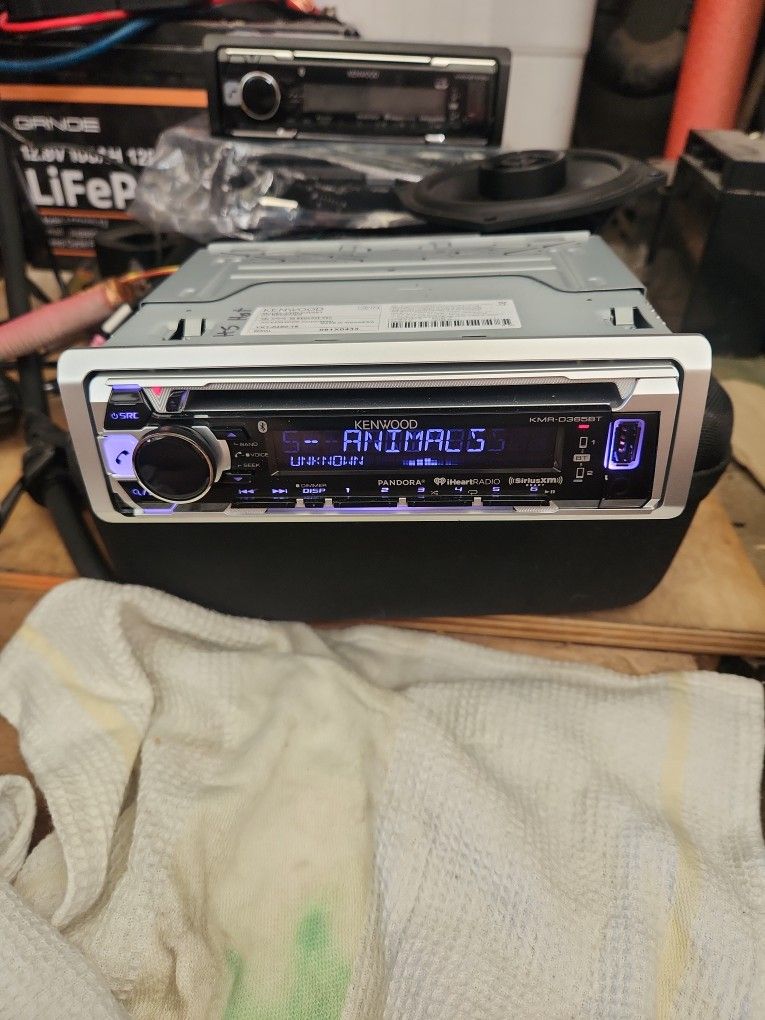 Kenwood KMR-D365BT
Marine CD receiver with Bluetooth, USB, And 3.5mm Aux 