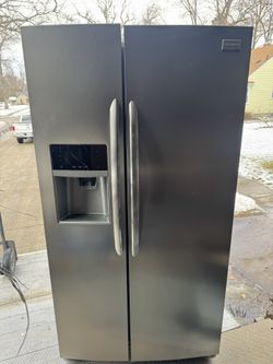 Frigidaire refrigerator 