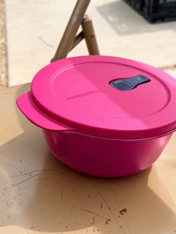 Tupperware Pink Microwave Bowl with Lid