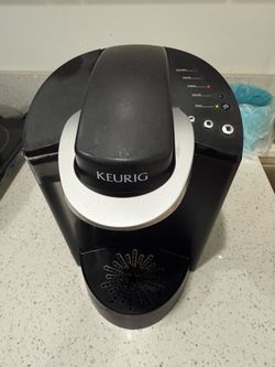 Keurig K-classic single serve K-cup pot coffee Maker with one full box of cup purchased from Costco