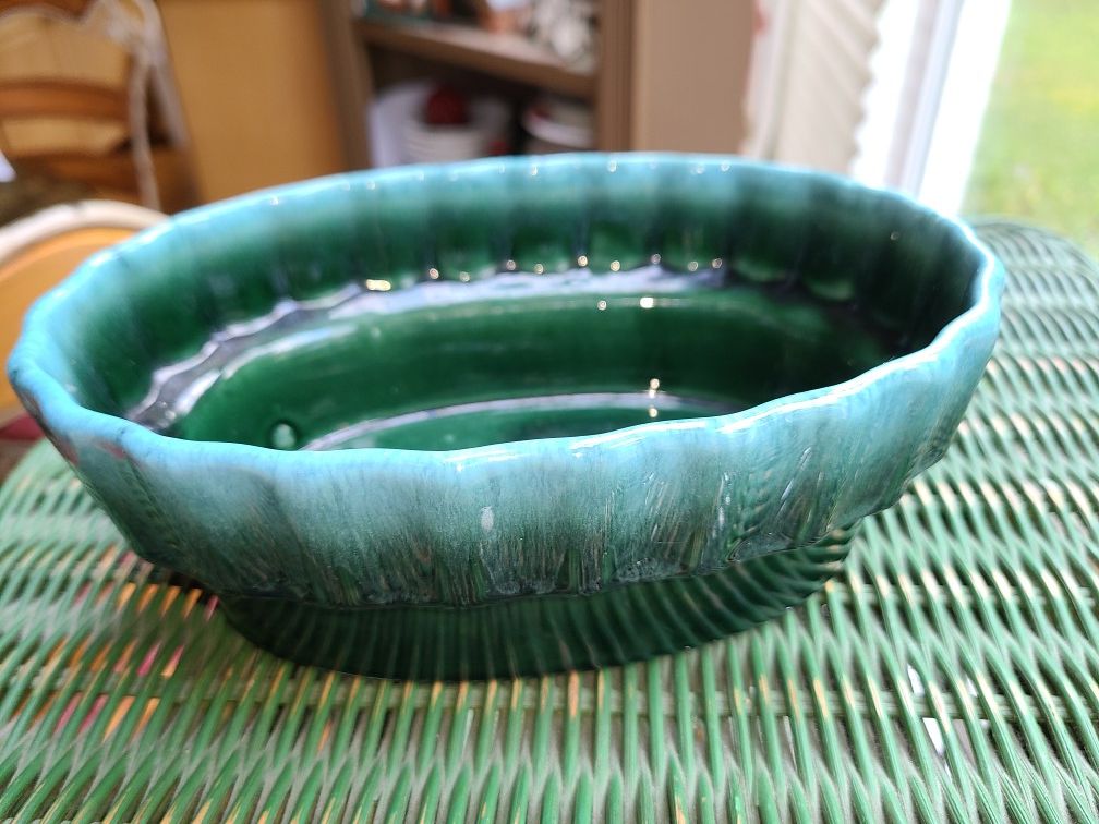 Hull I-21 Oval Planter Pottery Scalloped Bowl