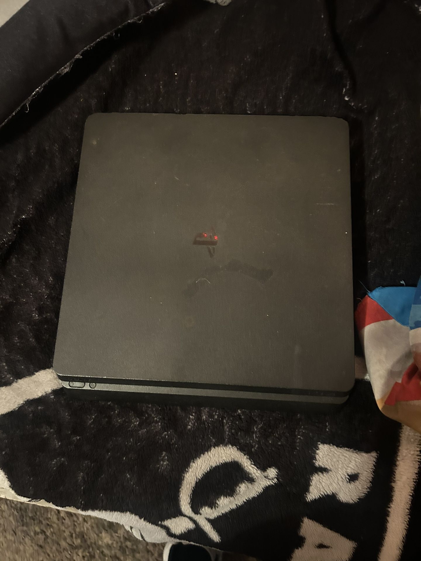 PLAYSTATION 4