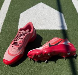 Baseball cleats