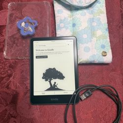 ✨ Kindle Paperwhite Bundle – Like New Condition + Cute Accessories! ✨