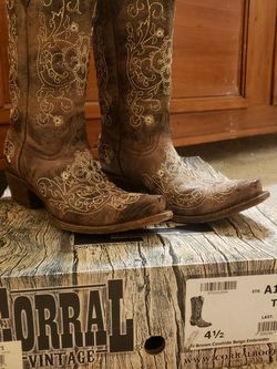 Corral Vintage Cowgirl Boots Sz 4.5