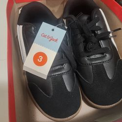 New size 3 kids shoes