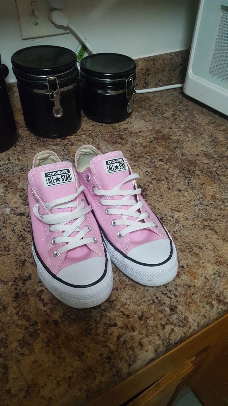 Pink womens chuck Taylor's converse