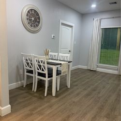 Vendo juego de comedor de cuatro silla casi nuevo