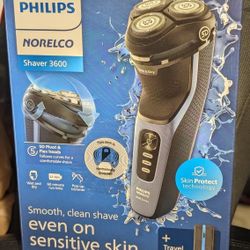 NEW IN BOX! Philips Norelco 360O Wet or Dry Electric Shaver