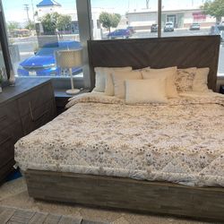  4Pc King Bedroom Set Includes Mattress Set 