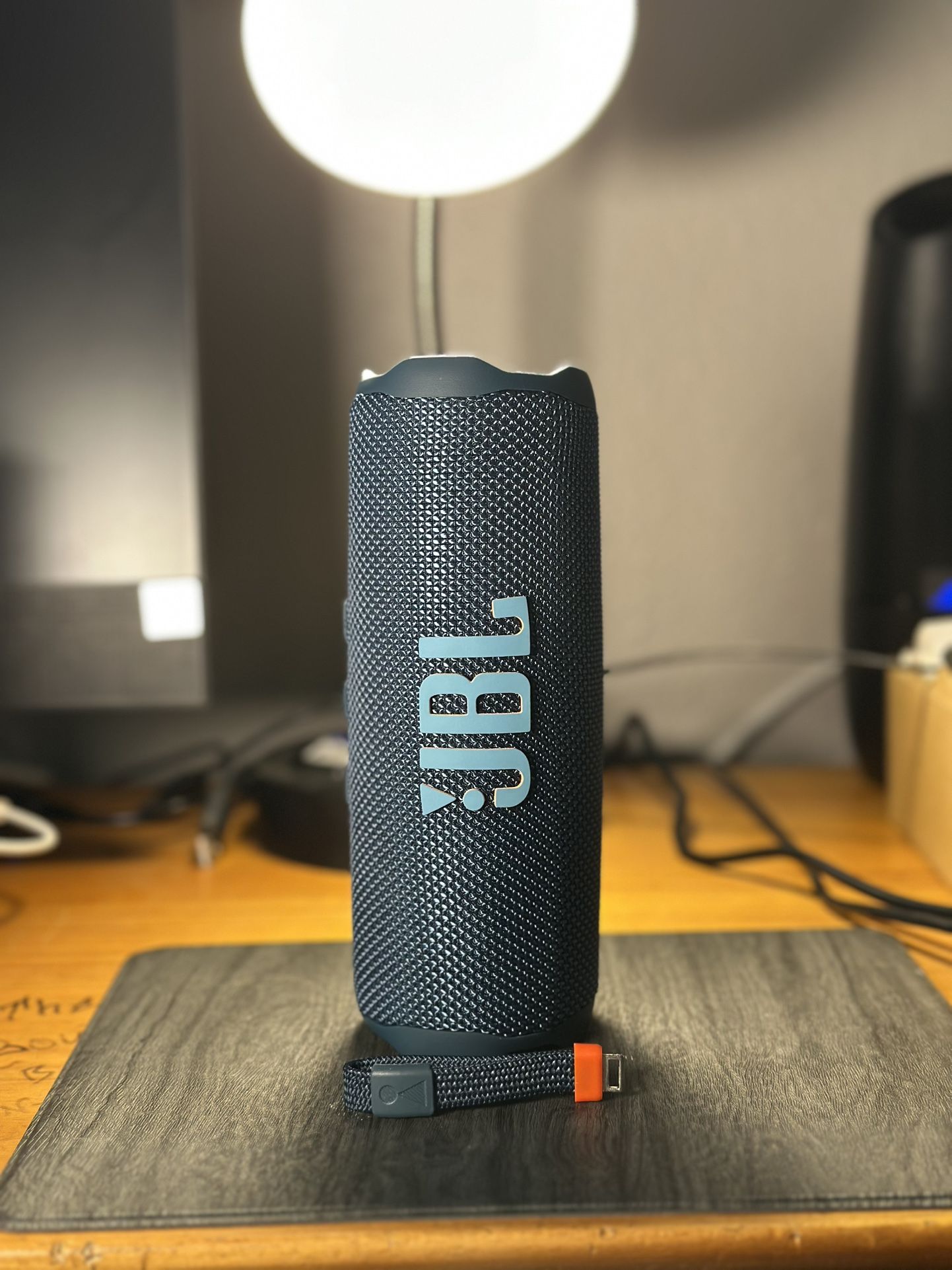Bluetooth Speaker (Blue) Shipping only