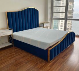 Blue velvet king bed grane