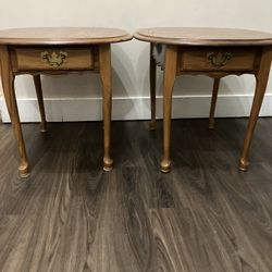 Vintage Solid Oak End Tables – Matching Pair – Queen Anne Style