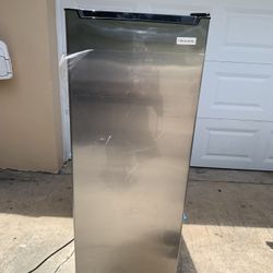 Frigidaire Stand Up Freezer