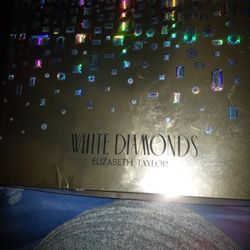 4 PC White Diamonds Gift Set