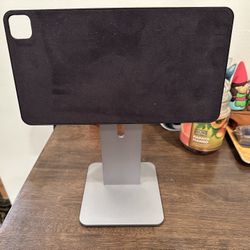 MagFlott Ipad Stand 12.9