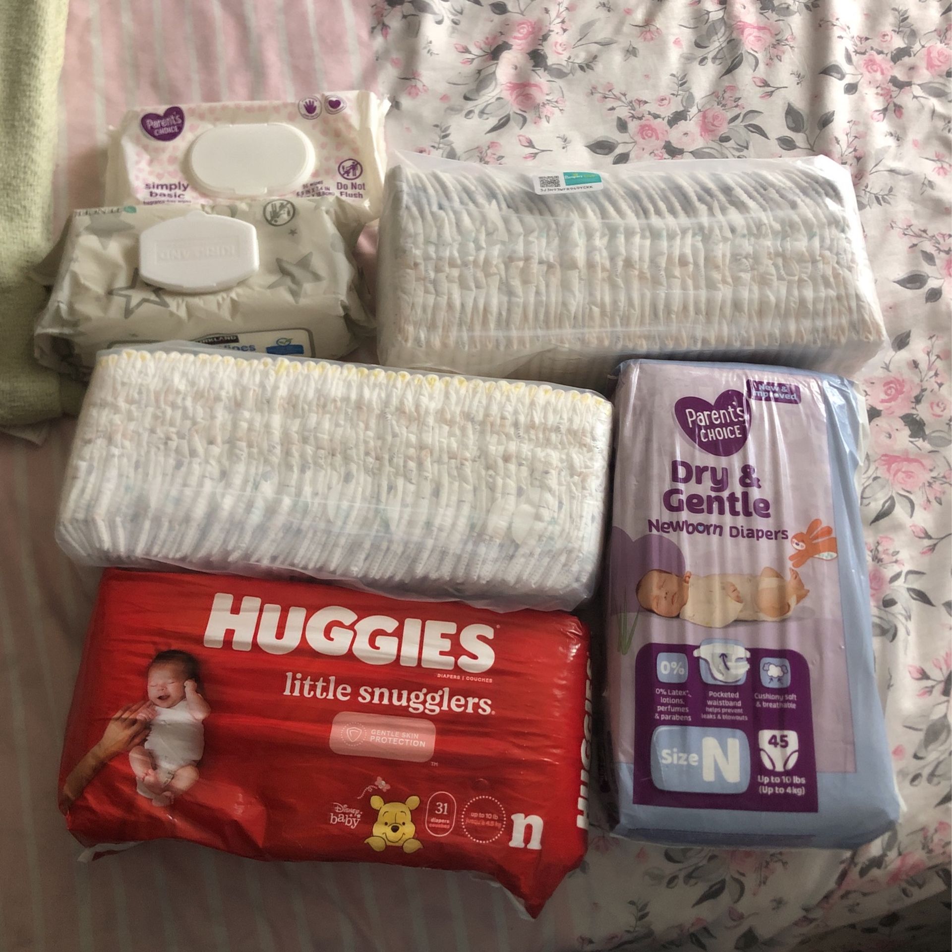 Newborn Diapers And Wipes 