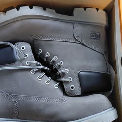 Brand NEW Timberland BOOTS MEN8.5.  WOMEN 10.5