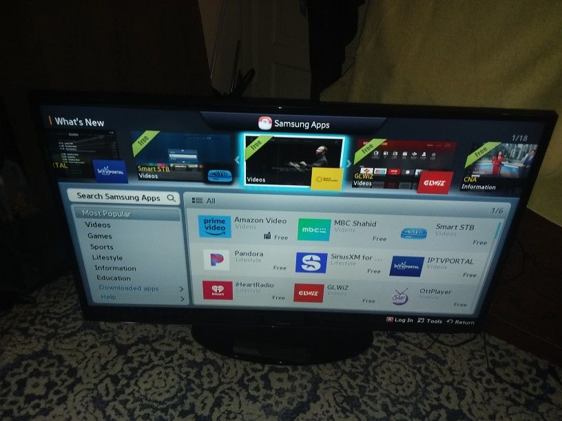 Samsung Smat TV 50" Inch 1080p LED-LCD HDTV Model: UN50EH5300 Remote control Includes