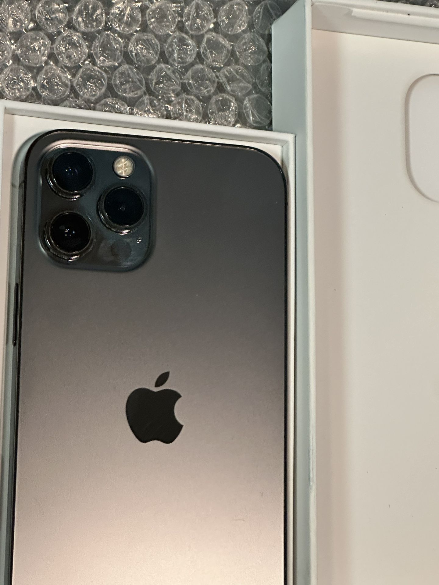 iPhone 12 PRO MAX UNLOCKED