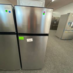 Vissani MDFF7SS 7.1 cu. ft. Top Freezer Refrigerator DL8