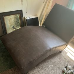 Curved Therapy Chair