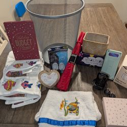 Small Lot Of Household Items