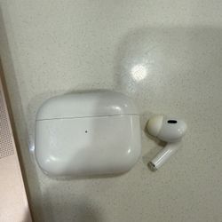 Airpod Case and ONE Airpod