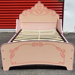 (FREE LOCAL DELIVERY) Twin size princess bed 